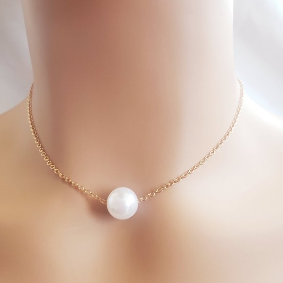 Pearl Necklace - Picture 1 of 1